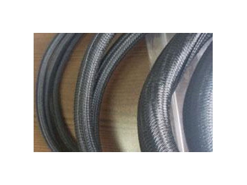 Selbstschließender Geflechtschlauch