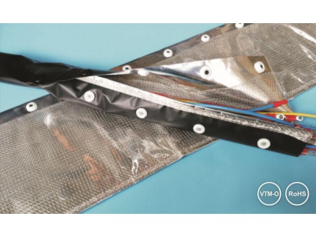 Geflechtschlauch für Kabel mit Knopfverschluss