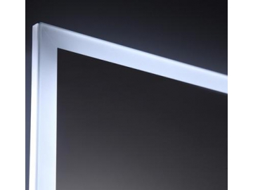 Rahmenloser Wandspiegel mit LED-Beleuchtung