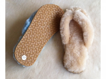 Flip-Flops aus Schaffell